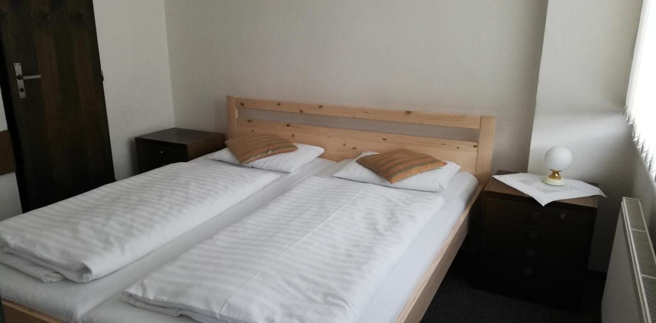 Hotel Apollo Valašské Meziříčí Buitenkant foto